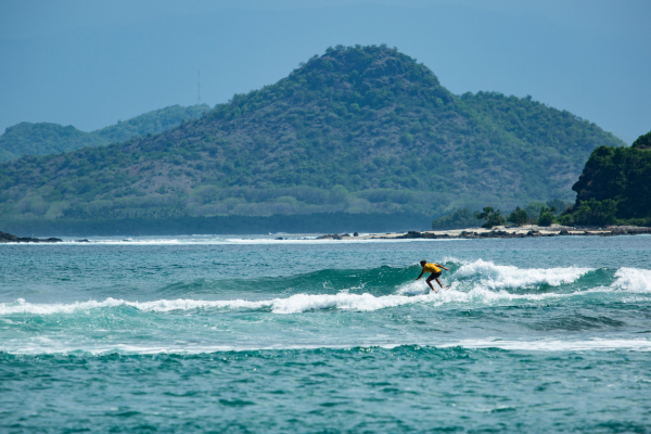 Destinos de Praia no Brasil: Onde você pode desfrutar de excelentes ondas.